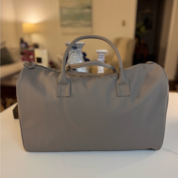 Dolce & Gabbana Other - 🩶 NWOT DOLCE & GABBANA GREY DUFFEL BAG!